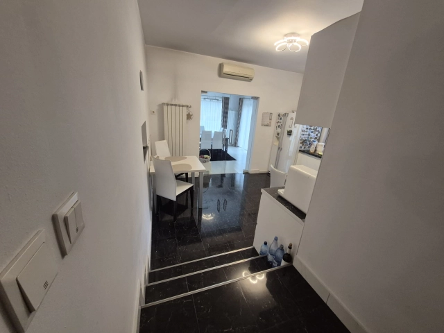 Casa 5 camere - Bucium