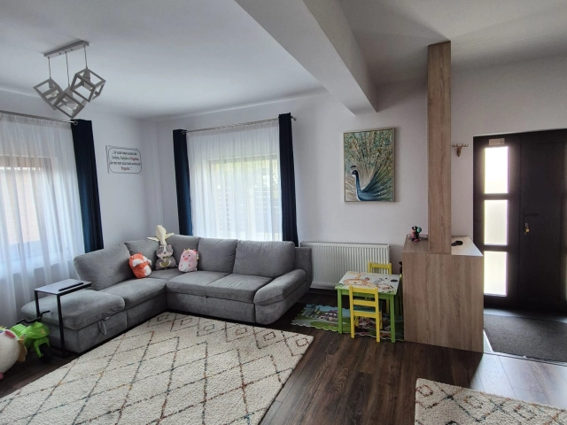 Casa 4 camere - Valea Lupului