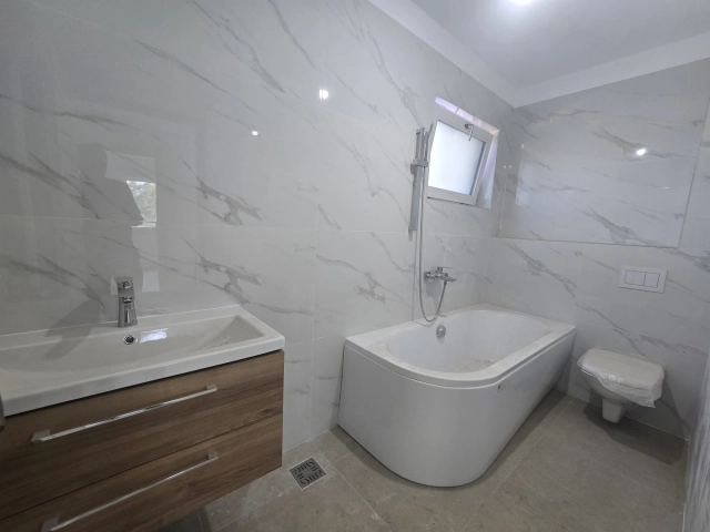Casa 4 camere - Bucium
