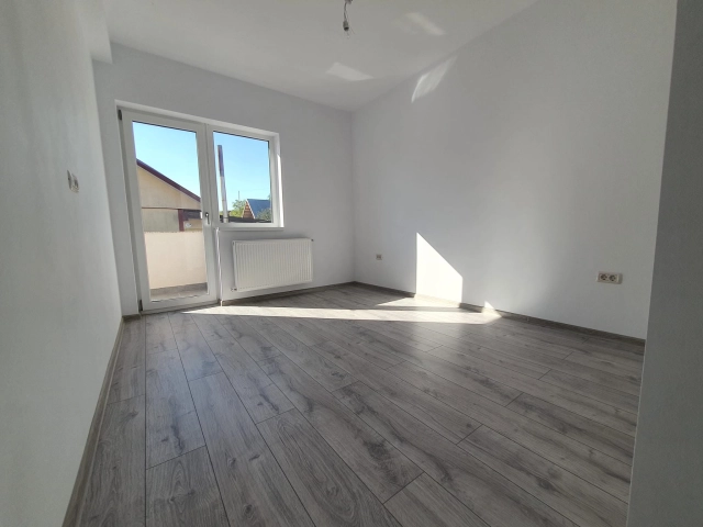 Casa 4 camere - Bucium