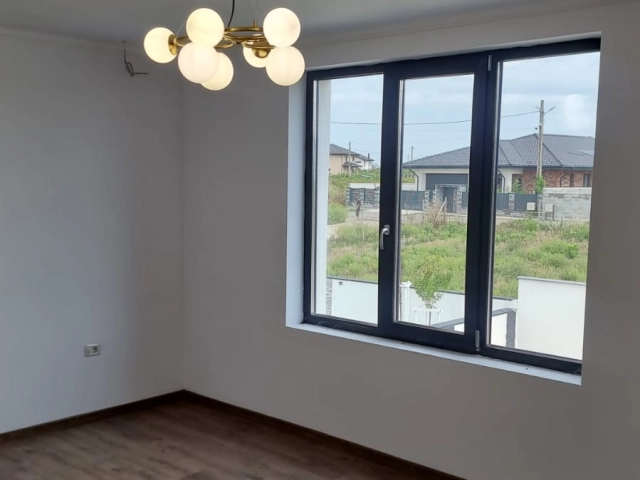 Casa 5 camere - Bucium