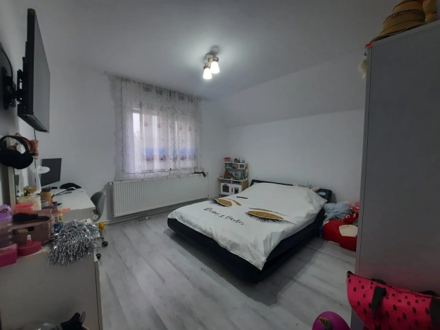 Casa 5 camere - Miroslava