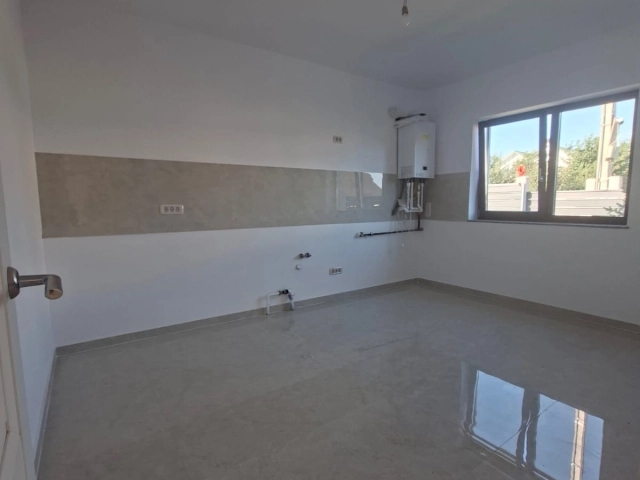 Casa 4 camere - Miroslava