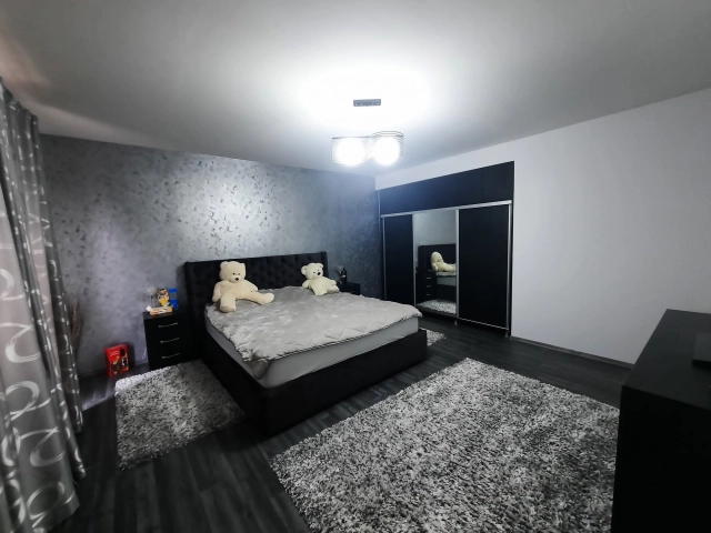 Casa 5 camere - Miroslava