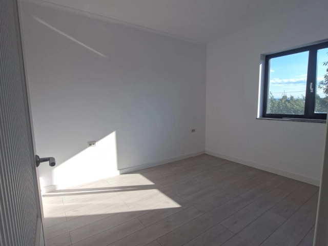 Casa 4 camere - Miroslava