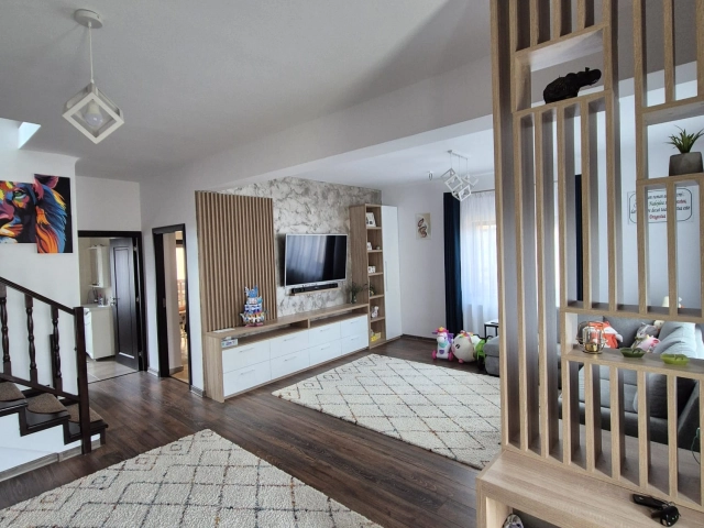 Casa 4 camere - Valea Lupului