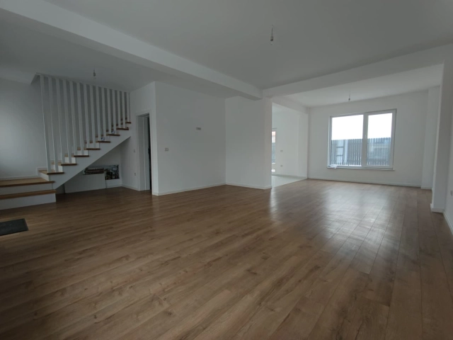 Casa 4 camere - Valea Lupului