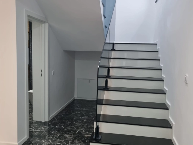Casa 4 camere - Miroslava