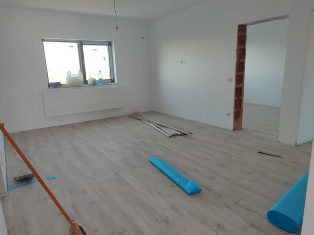 Casa 4 camere - Miroslava