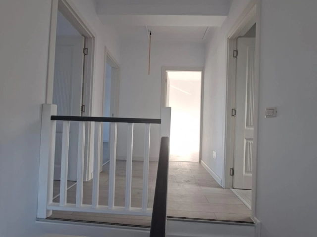 Casa 4 camere - Miroslava