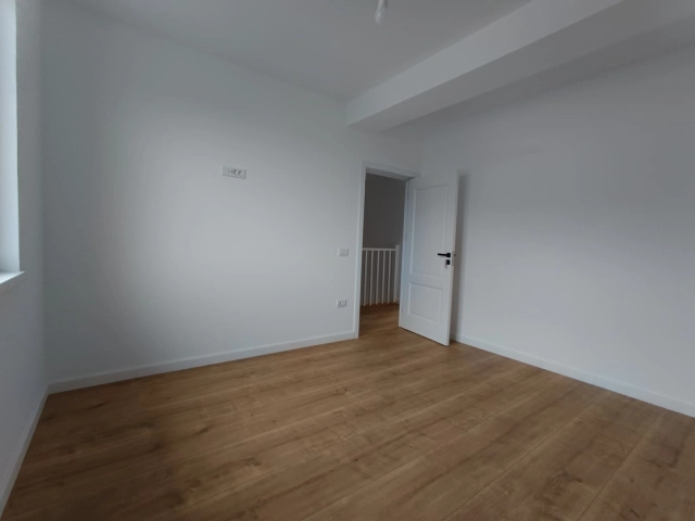 Casa 4 camere - Valea Lupului