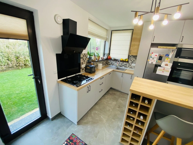 Casa 4 camere - Breazu