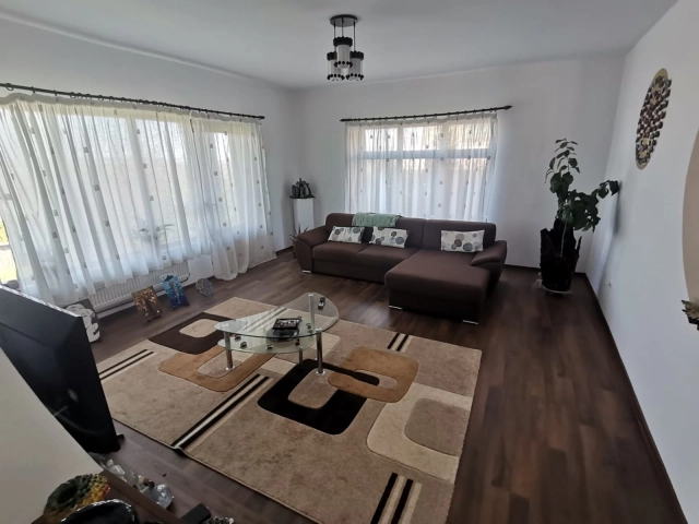Casa 7 camere - Bucium