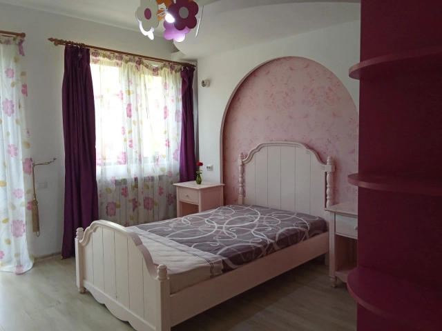 Casa 8 camere - Bucium