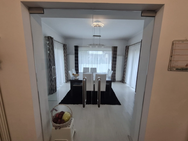 Casa 5 camere - Bucium