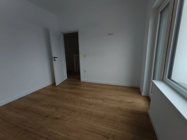 Casa 4 camere - Valea Lupului