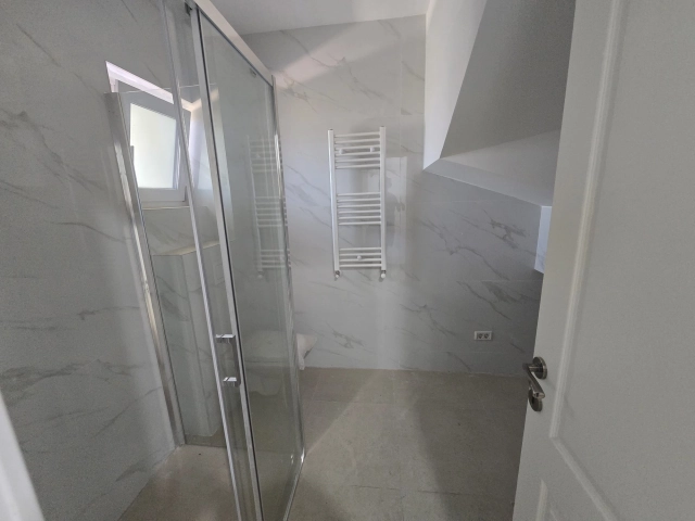 Casa 4 camere - Bucium