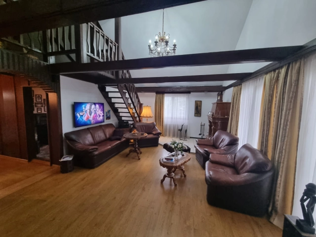 Casa 7 camere - Sararie