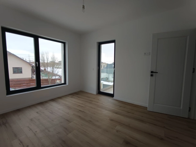 Casa 4 camere - Miroslava