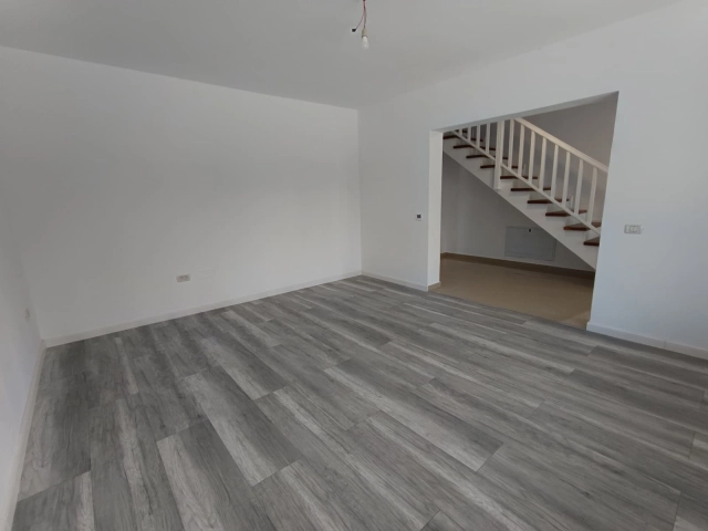 Casa 4 camere - Valea Lupului