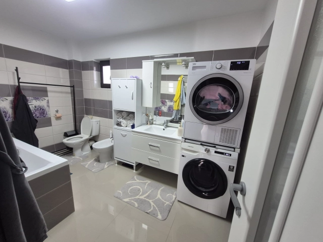 Casa 4 camere - Miroslava