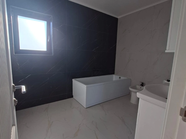 Casa 4 camere - Miroslava