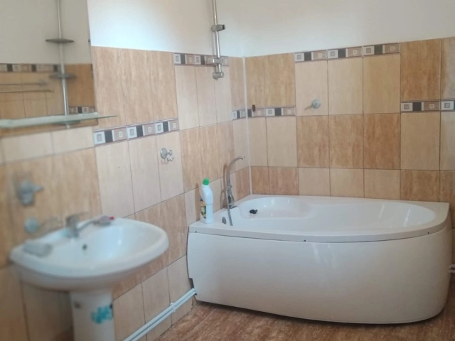 Casa 5 camere - Miroslava