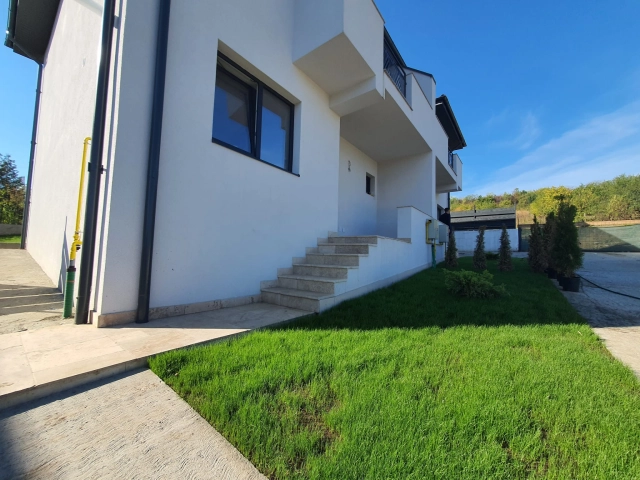 Casa 4 camere - Visani