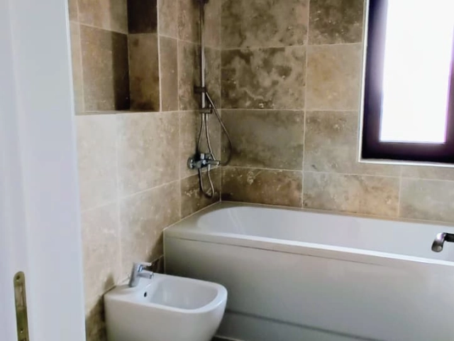 Casa 5 camere - Tomesti