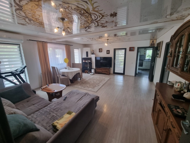 Casa 4 camere - Aroneanu