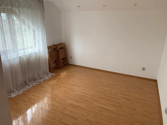 Casa 5 camere - Miroslava