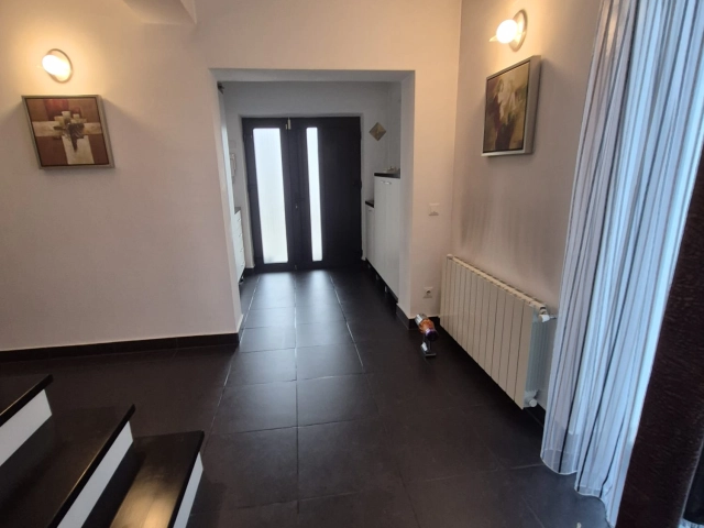 Casa 5 camere - Bucium