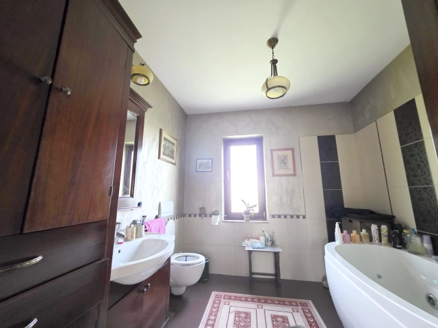 Casa 4 camere - Bucium