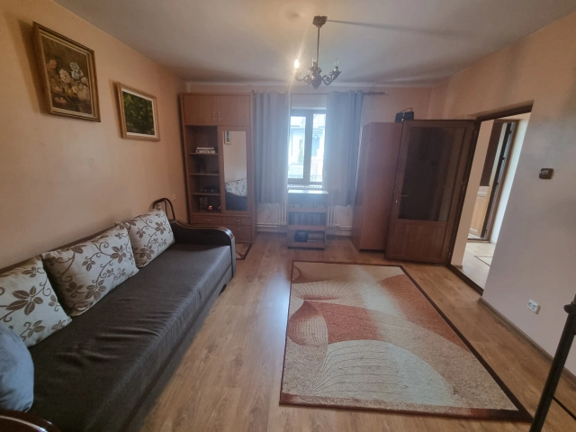 Casa 3 camere - Podul de Fier