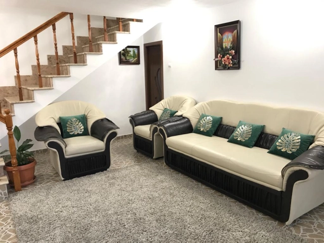 Casa 5 camere - Miroslava