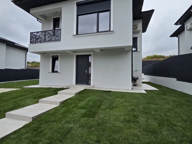 Casa 4 camere - Miroslava