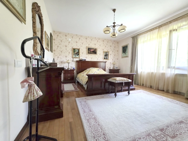 Casa 4 camere - Bucium