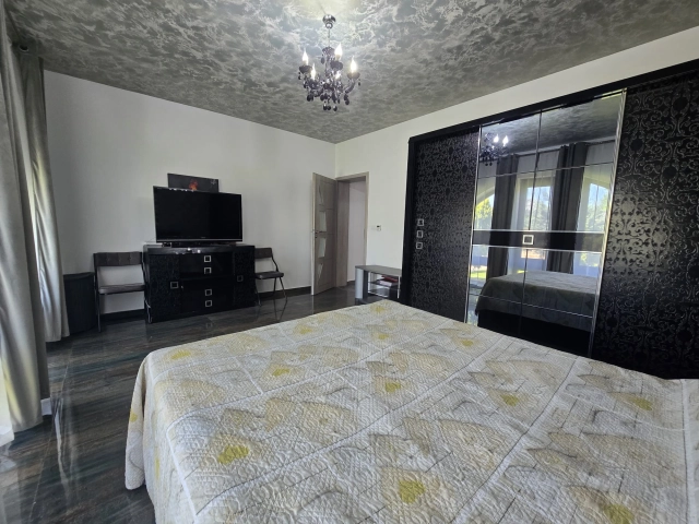 Casa 5 camere - Bucium