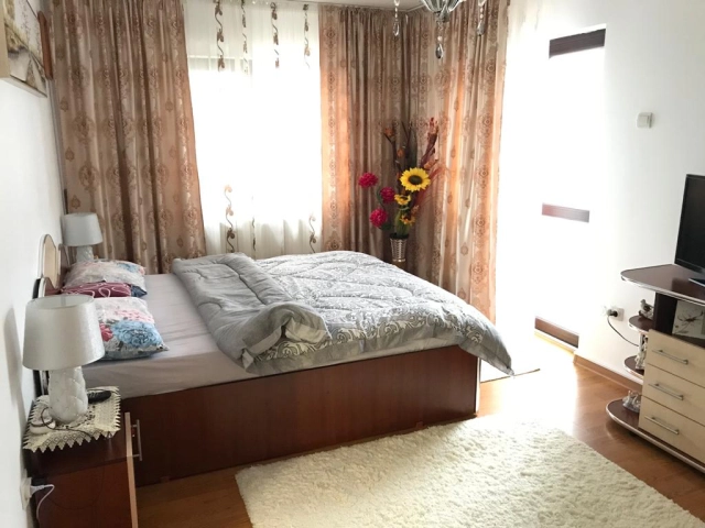 Casa 5 camere - Miroslava