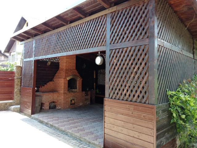 Casa 8 camere - Bucium