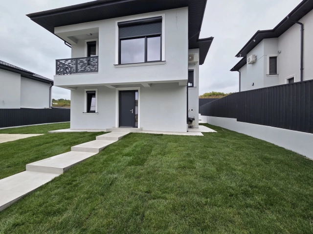 Casa 4 camere - Miroslava