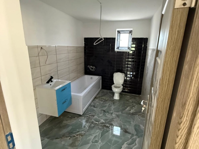 Casa 4 camere - Tomesti