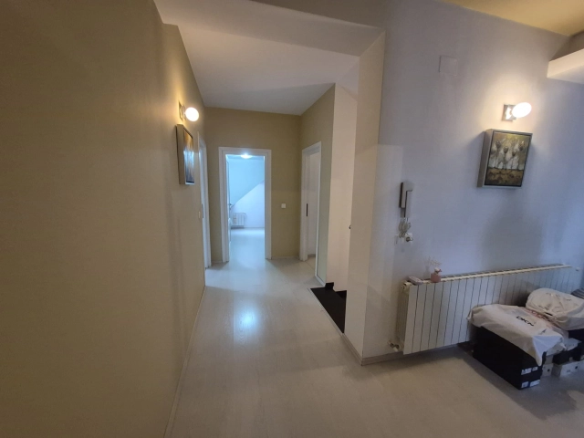 Casa 5 camere - Bucium
