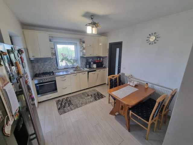 Casa 4 camere - Aroneanu