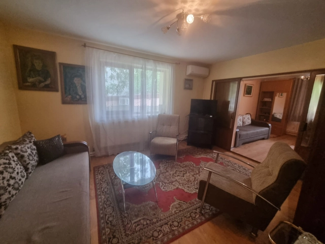 Casa 3 camere - Podul de Fier