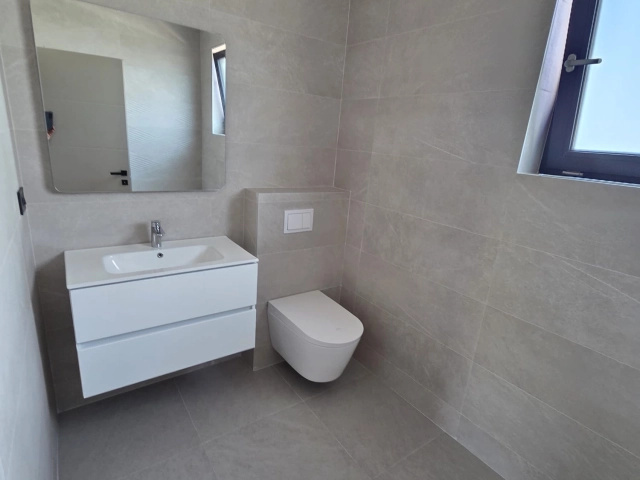 Casa 4 camere - Miroslava