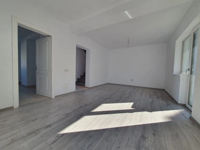 Casa 4 camere - Visani