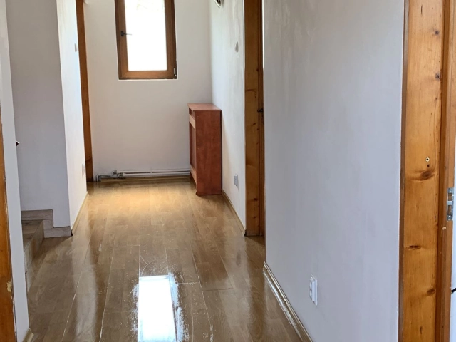 Casa 5 camere - Miroslava