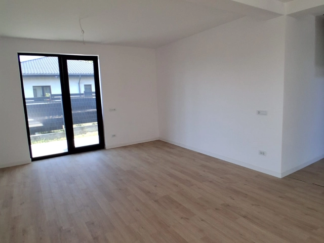Casa 4 camere - Miroslava