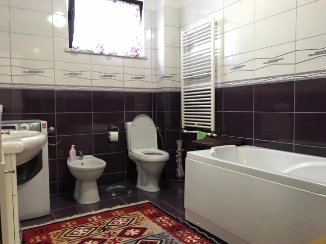 Casa 5 camere - Miroslava